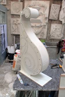 Reconstruction bracket in plaster and clay