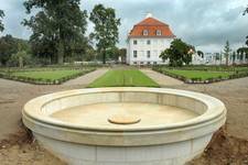 Schloss Meseberg, Brunnen im Barockparterre