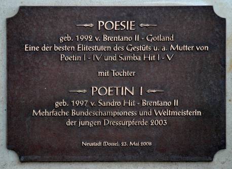 Poesie, Tafel mit Inschrift