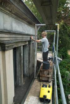 Manuelle Reinigung mit Mikrodampfstrahlverfahren