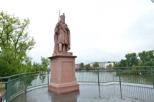 Karl der Große, Endzustand, Frankfurt am Main