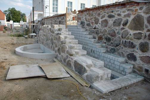 Aufbau Fundament und Treppe