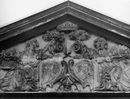 Tympanum relief, garden side