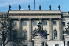 Humboldt Universität Berlin, Eingangsportal